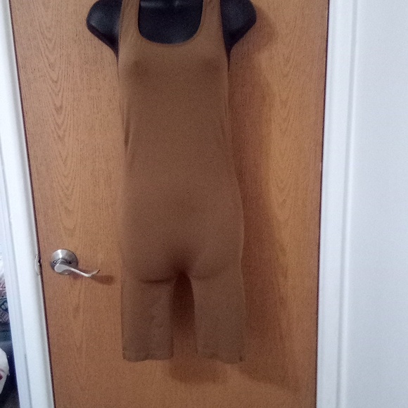 Fit in spandex one piece short jumpsuit in brown S/M - Picture 5 of 9